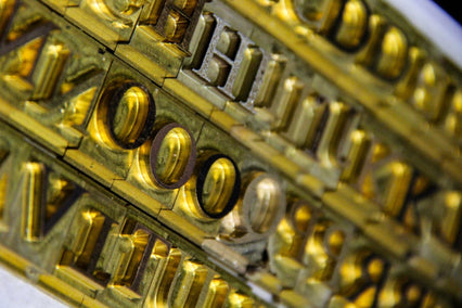 Bild von Messingwerkzeugen die zum Prägen verwendet werden