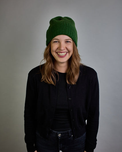 Dunkelgrüne Kaschmir Ripp-Haube mit Umschlag #1