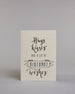 Glückwunschkarte auf Englisch zum Geburtstag mit der Aufschrift "Hugs kisses and a lot of BIRTHDAY wishes" in schwarzer Schrift auf hellem Hintergrund. Die ersten zwei Zeilen, welche jeweils das Wort "Hugs" und "kisses" beinhaltet sind in der gleichen etwas dickeren schwarzen Schreibschrift gestaltet, darunter "AND A LOT OF" in einer dünnen geraden Schrift, darunter das Wort "BIRTHDAY" ist in dünn geschriebenen Großbuchstaben in einem gezeichneten Banner hervorgehoben, darunter dann noch in der gleichen Sc…