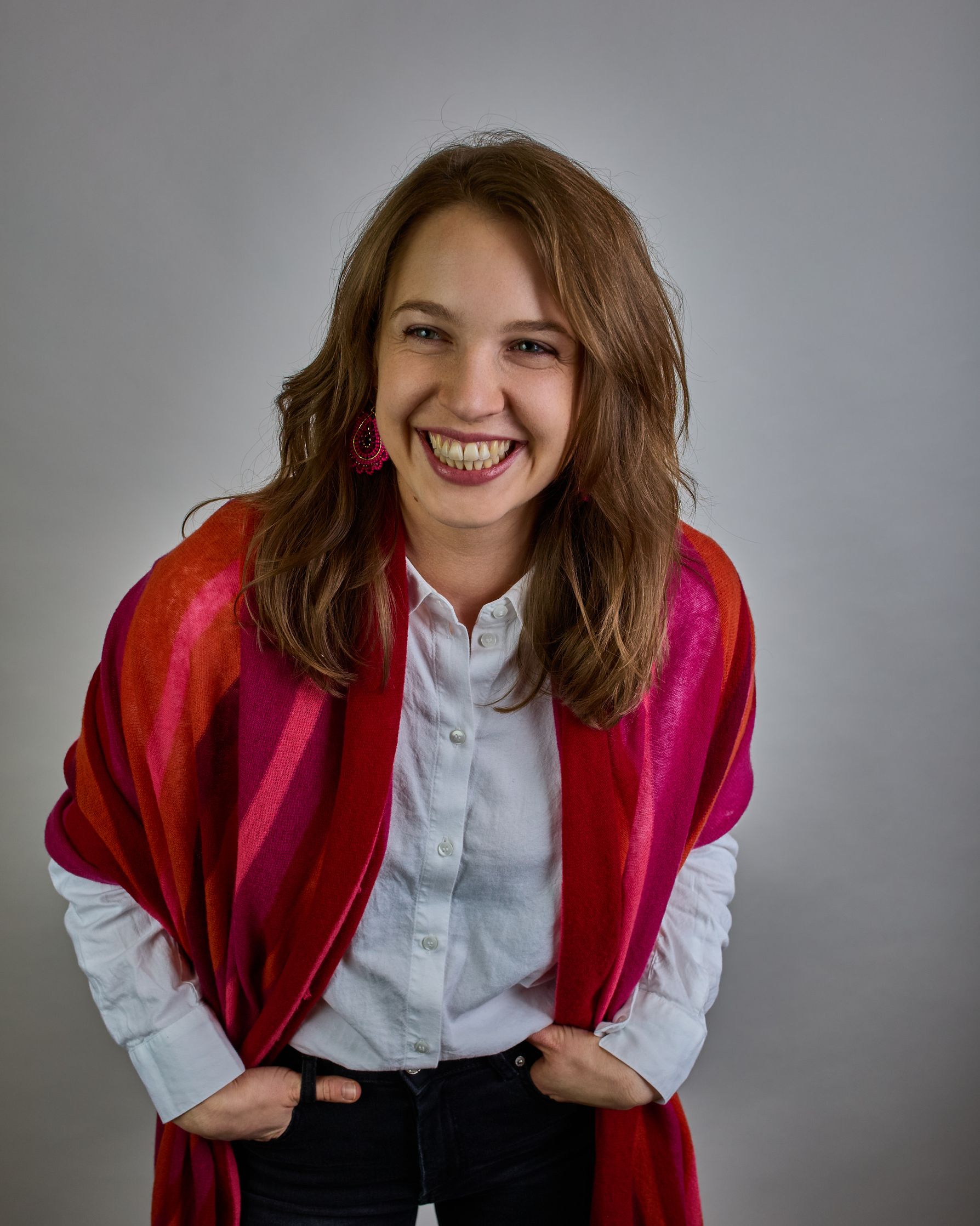 Eleganter gestreifter Kaschmir Schal in den Farben: magenta, rot, orange, bordaux, pink. Leicht aufgeraute Oberfläche durch Filztechnik, kleine Fransen an den Enden. #5