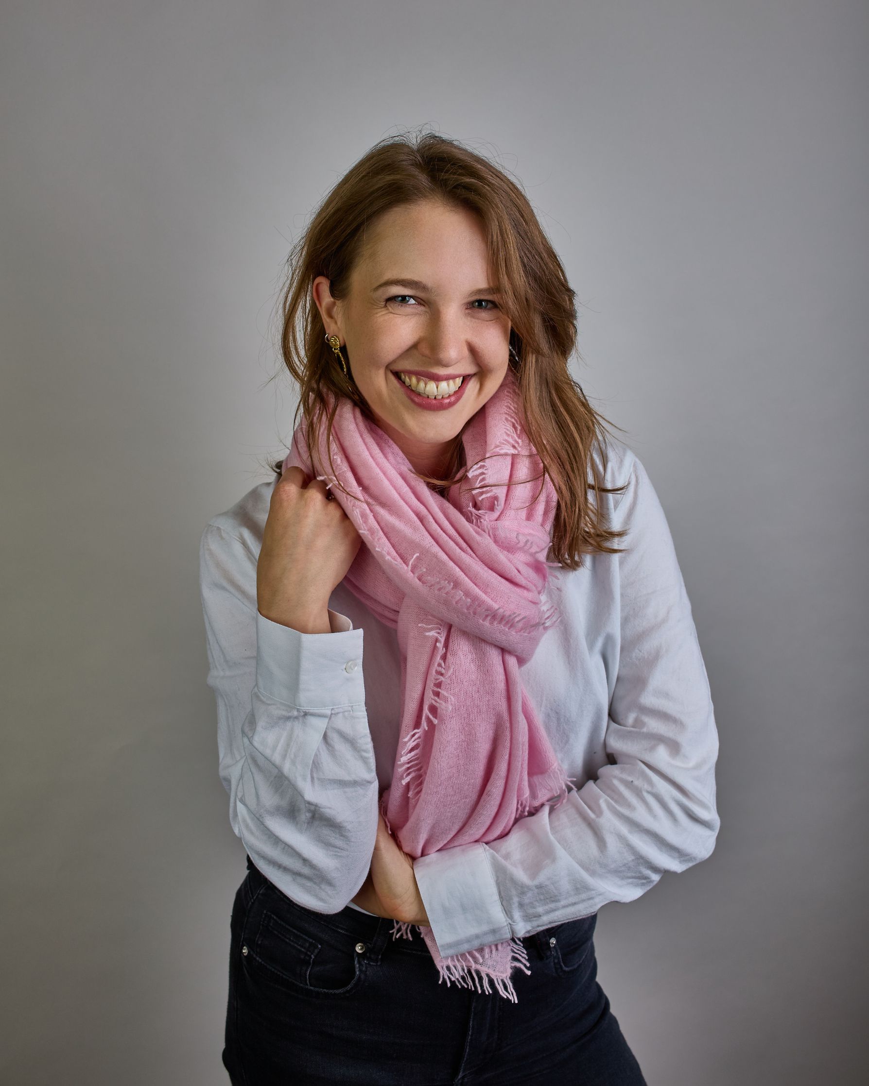 Eleganter babyrosaner Kaschmir Schal, leicht aufgeraute Oberfläche durch Filztechnik, kleine Fransen an den Enden. #1