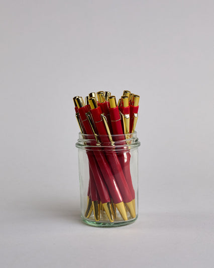 Roter Kugelschreiber mit goldenem Clips und goldenem Druckknopf #1