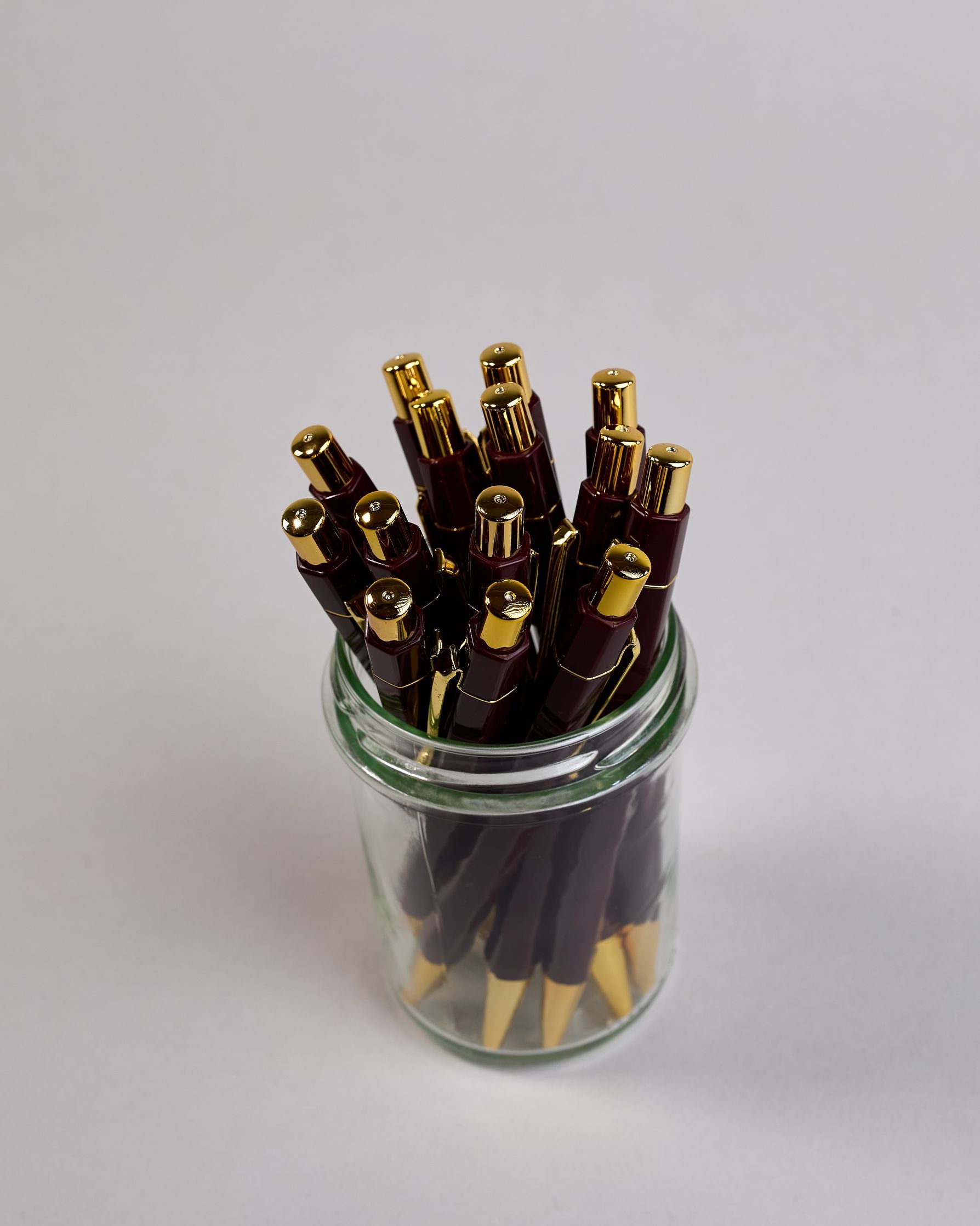 Dunkelroter Kugelschreiber mit goldenem Clips und goldenem Druckknopf #2