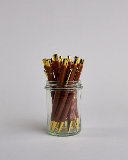 Cognac Kugelschreiber mit goldenem Clips und goldenem Druckknopf #1