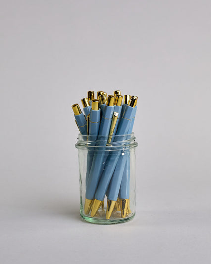 Hellblauer Kugelschreiber mit goldenem Clips und goldenem Druckknopf #1