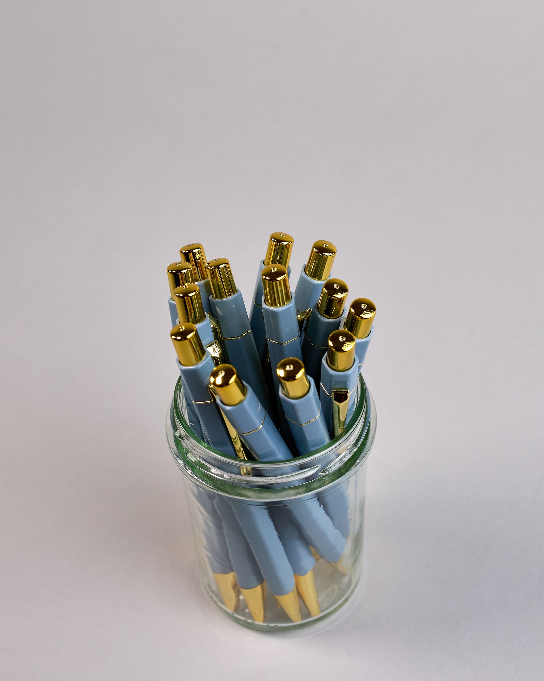 Hellblauer Kugelschreiber mit goldenem Clips und goldenem Druckknopf #2