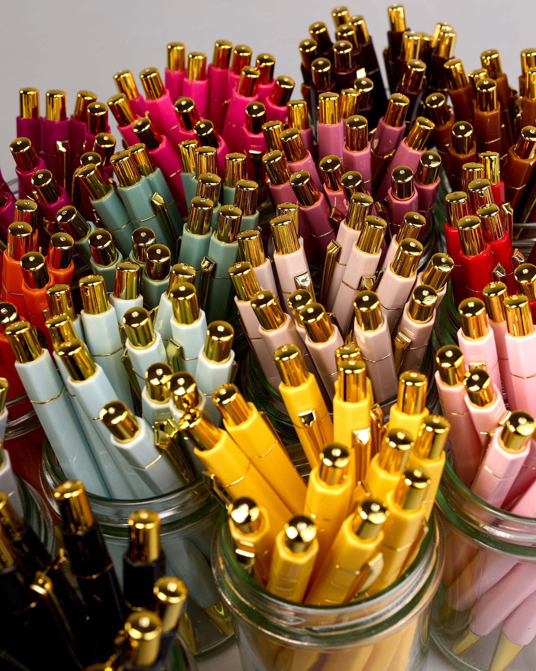 Roter Kugelschreiber mit goldenem Clips und goldenem Druckknopf #4