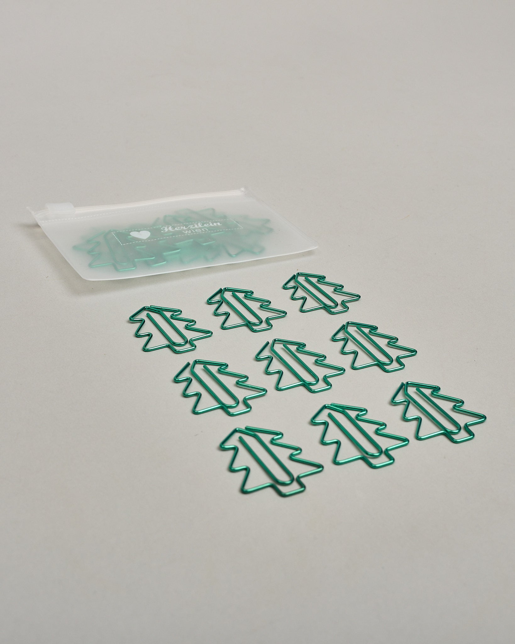 Büroklammern in Form von Christbäumen aus grünem Draht. Sie kommen in einer kleinen Silikonverpackung. #4