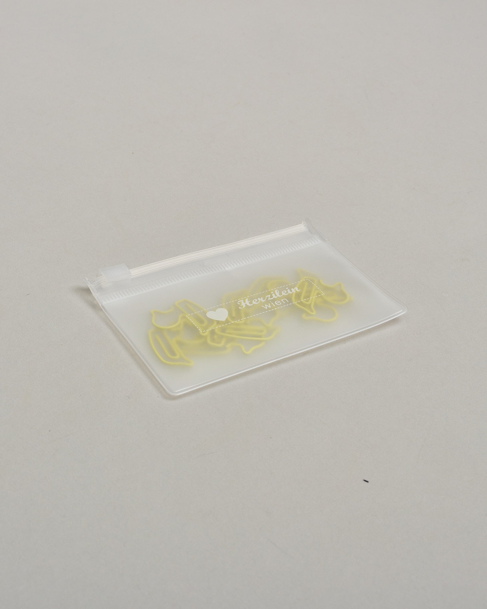 Büroklammern in Form von Enten aus gelben Draht. Sie kommen in einer kleinen Silikonverpackung. #4