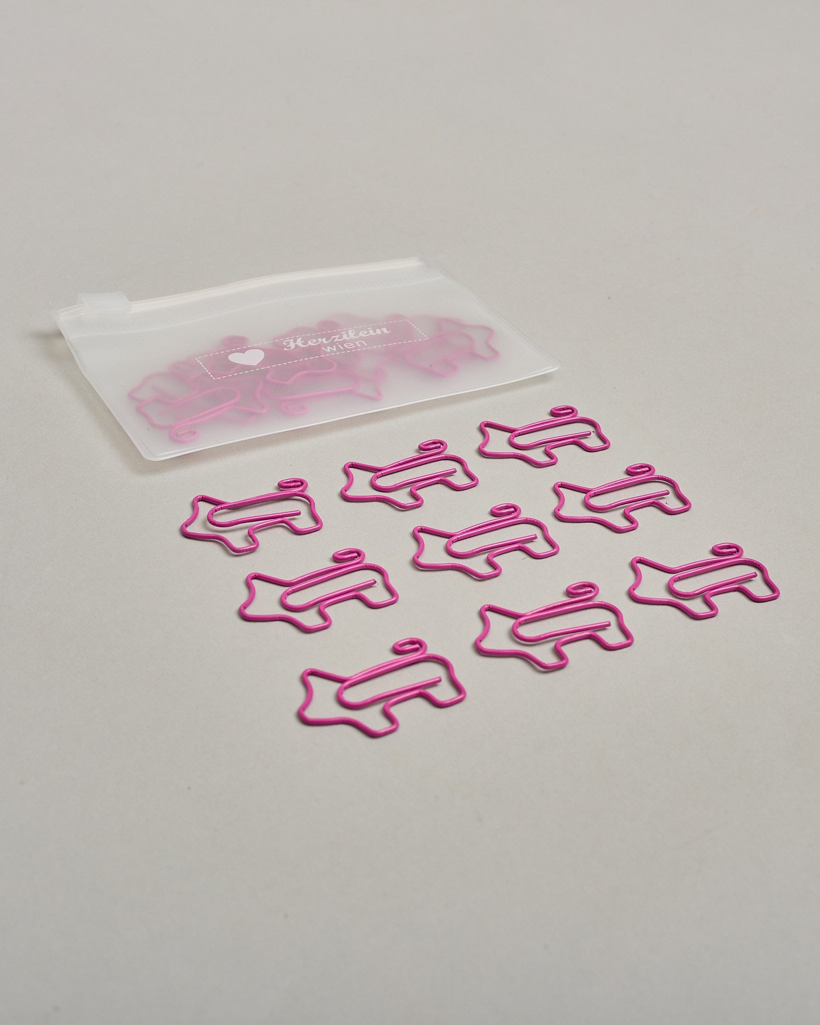 Büroklammern in Form von Schweinen in pinkem Draht. Sie kommen in einer kleinen Silikonverpackung. #3